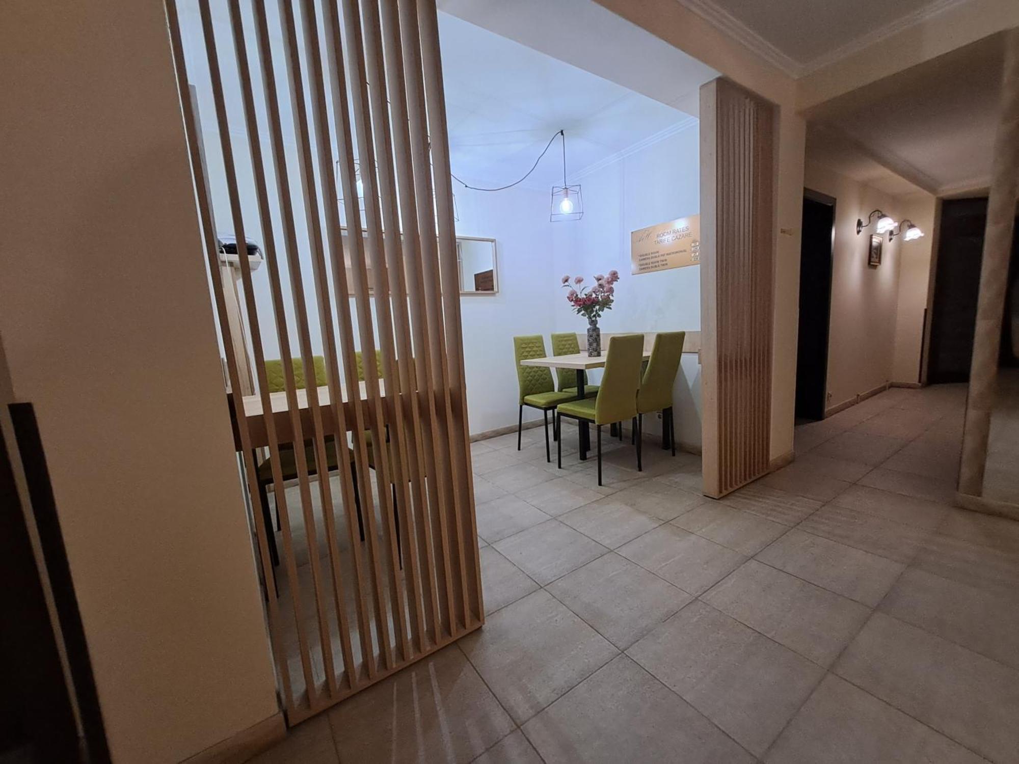 Alexander House Hotell Deva Eksteriør bilde