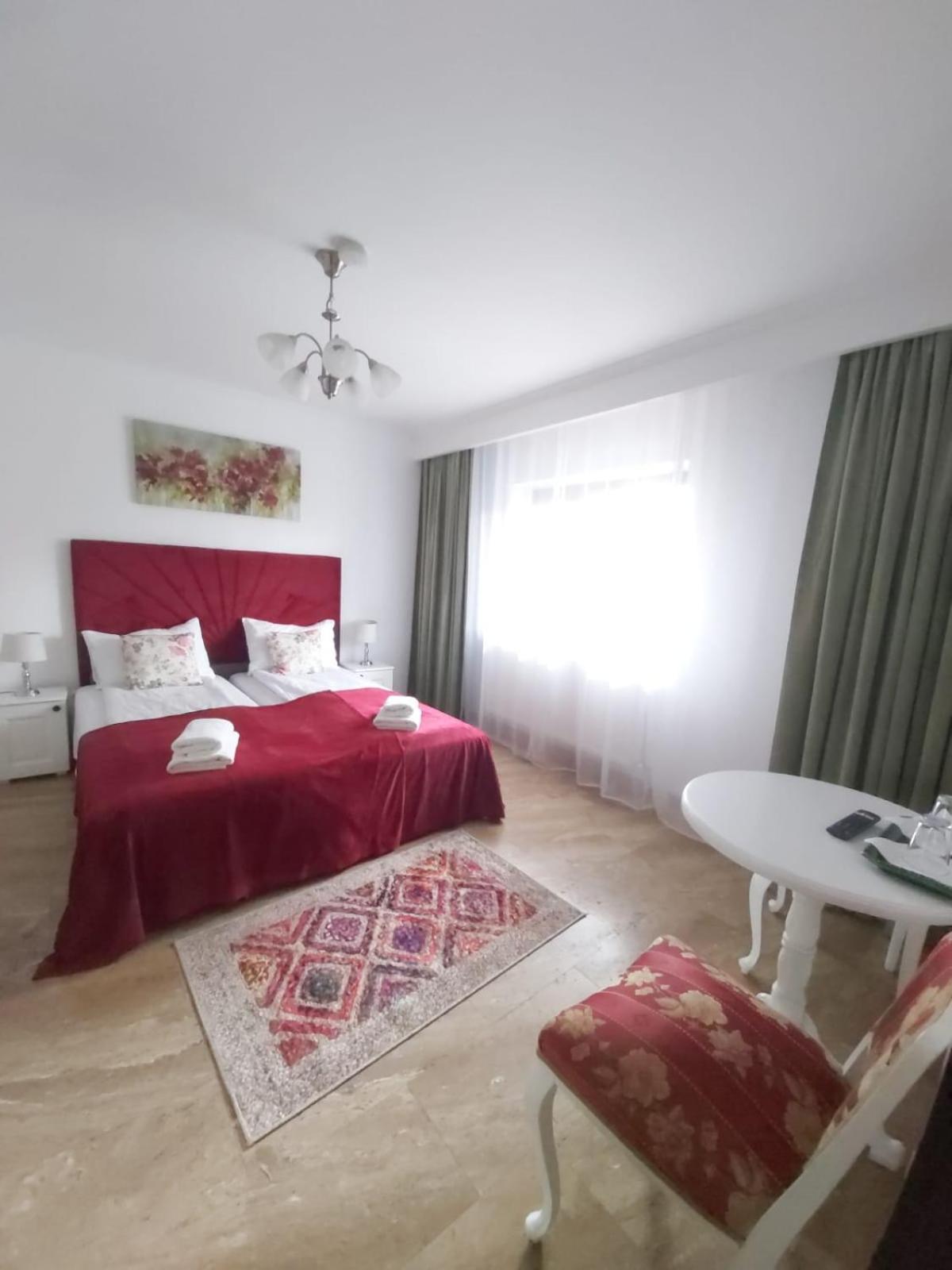 Alexander House Hotell Deva Eksteriør bilde
