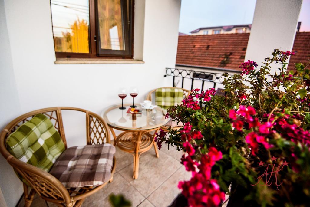 Alexander House Hotell Deva Eksteriør bilde